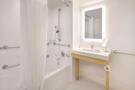 Deltas by Marriott Oceanfront - 8