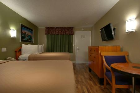 Vagabond Inn North - 8