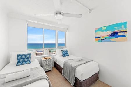 Burleigh Beach Tower - 123