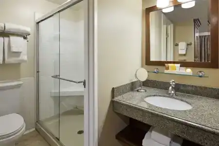 Glorietta Bay Inn - 58