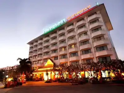 Asias Group (Poonpetch Chiangmai) - 0