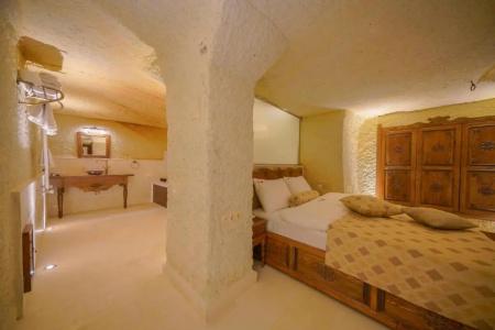 Fairyland Cave - 81