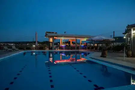 Aphrodite Studios & Suites - 2