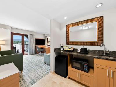 Hampton Inn & Suites - 94
