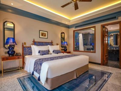 Silk Path Grand Hue - 4
