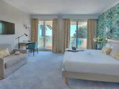 Mercure Nice Marché Aux Fleurs - 87