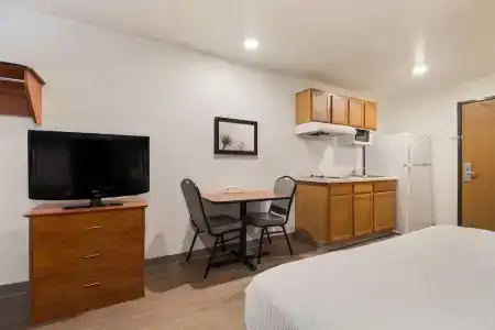 WoodSpring Suites Houston I-45 Airtex - 24