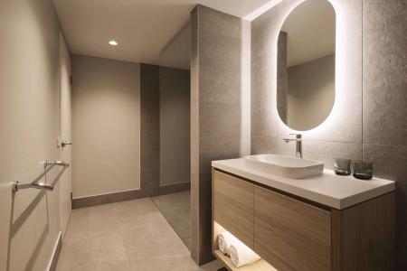 Rydges - 144