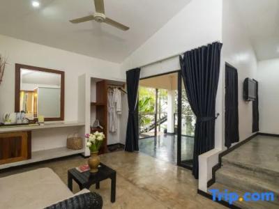 Apsara Greenland Boutique - 94