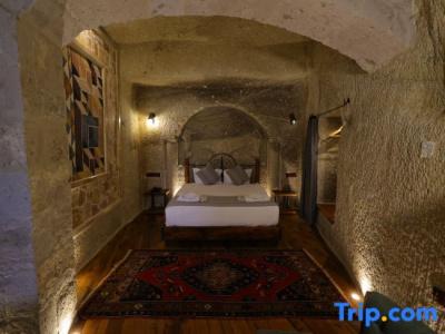 Sarnich Cave Suites - 168