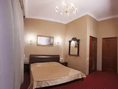 Алекс на Марата - 1