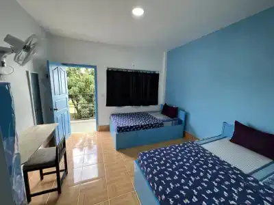 Funky Flashpacker - 100
