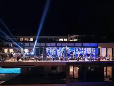 Royal Blue & Residences - 16