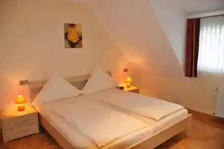 & Restaurant zur Loreley - 13