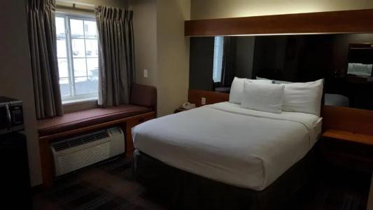 Microtel Inn & Suites by Wyndham - 21
