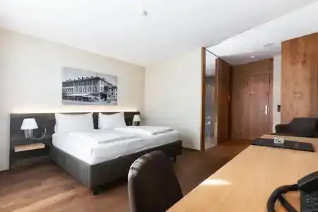 one66 (free parking garage) - 18