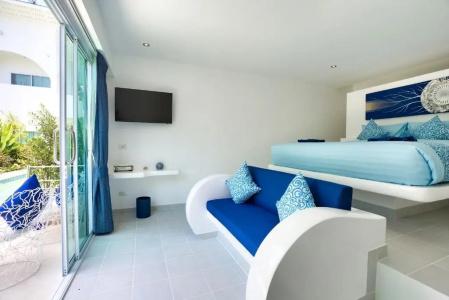 La Perle Luxury Boutique - 55
