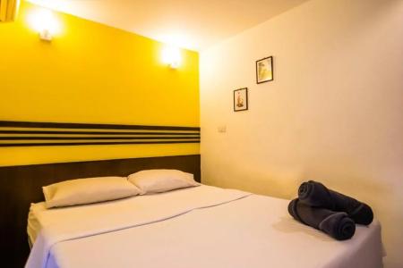 18 Coins Cafe & Hostel - 73