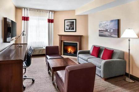 Four Points by Sheraton - 81