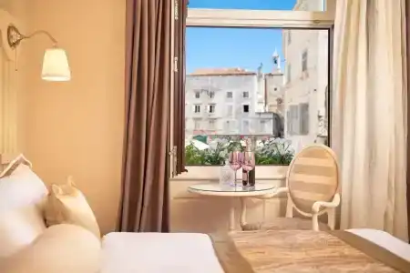 Piazza Heritage - 122