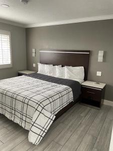 Cabana Inn & Suites - 35