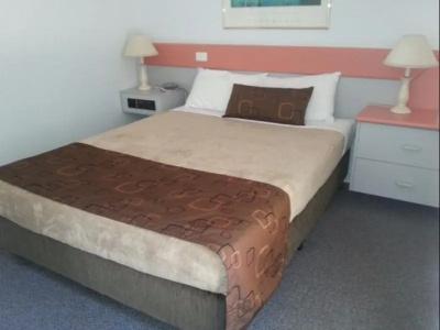 Beachside Motor Inn - 24