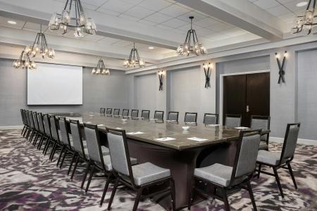 Embassy Suites by Hilton Crystal City National Airport - 35