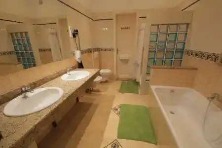Maverick Hostel & Ensuites - 57