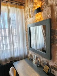 Acropolis Cave Suite - 60