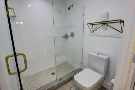 Oceanside and Suites - 9