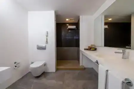 Nirvana Cosmopolitan - 57