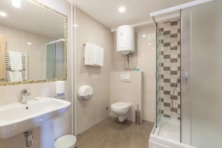 Premium Crown Suites - 107