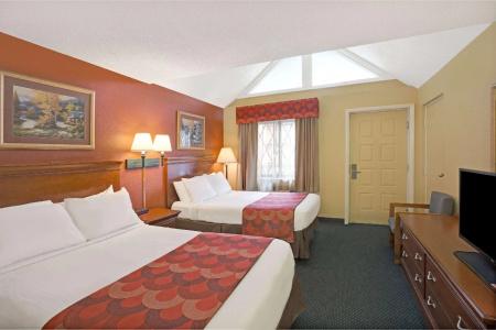 Super 8 by Wyndham Downtown at Convention Center - 19