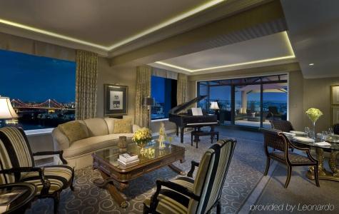 Stamford Plaza - 48