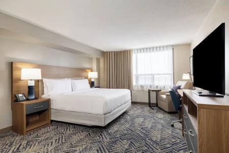 Holiday Inn & Suites, an IHG - 20