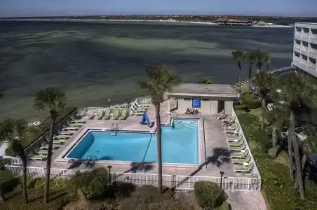 Sailport Waterfront Suites - 39