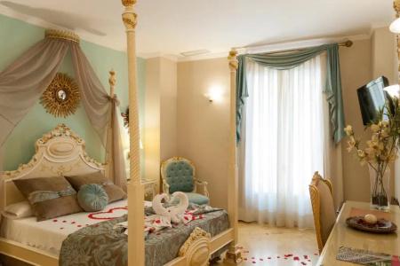 Adriano Boutique Sevilla - 86