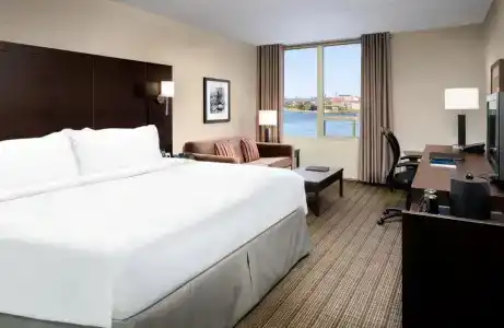Deltas by Marriott Waterfront - 50