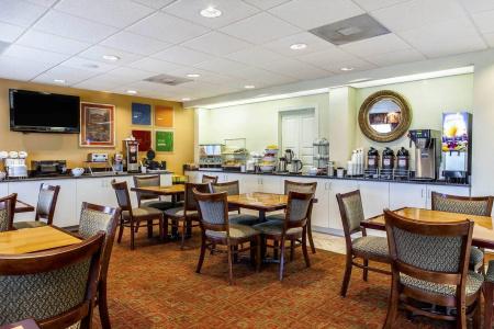 Comfort Suites Walnut Creek - 29