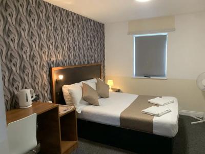 Trivelles - Manchester - Cross Lane - 17