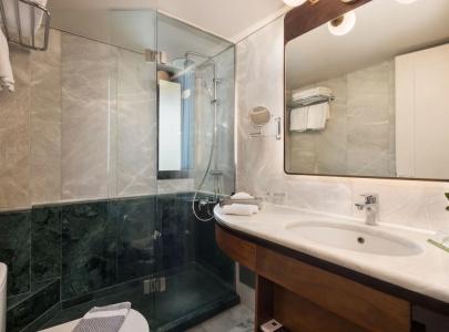 Avra City - 102