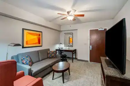 Hilton Garden Inn - 12