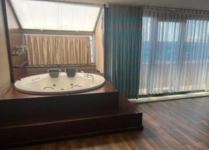 A Palace Suites - 130