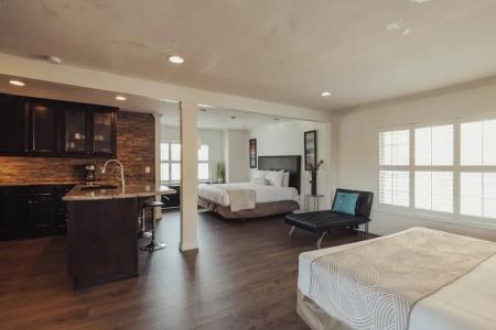 The Dixie Hollywood - 73