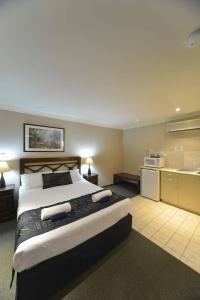 Wattle Grove - 12