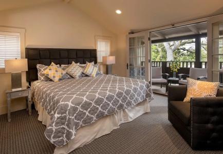 Carmel Country Inn - 1