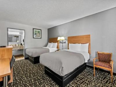 Quality Inn - 39