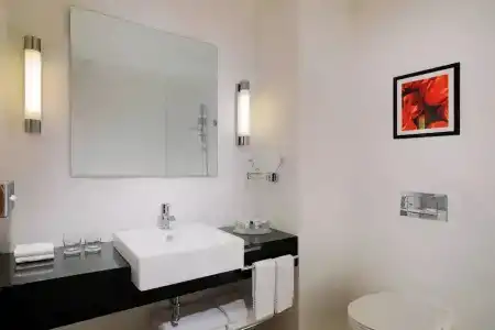 Courtyard by Marriott Budapest City Center - 59