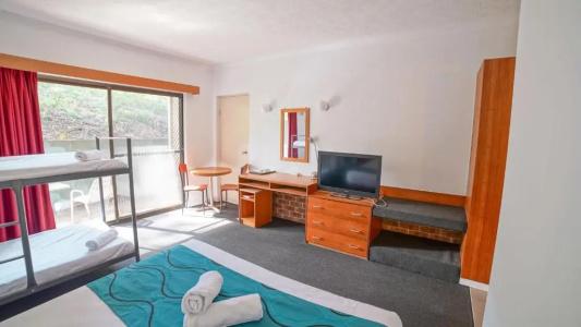 Country 2 Coast Motor Inn - 34