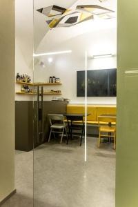 Little Italy Boutique Hostel - 24